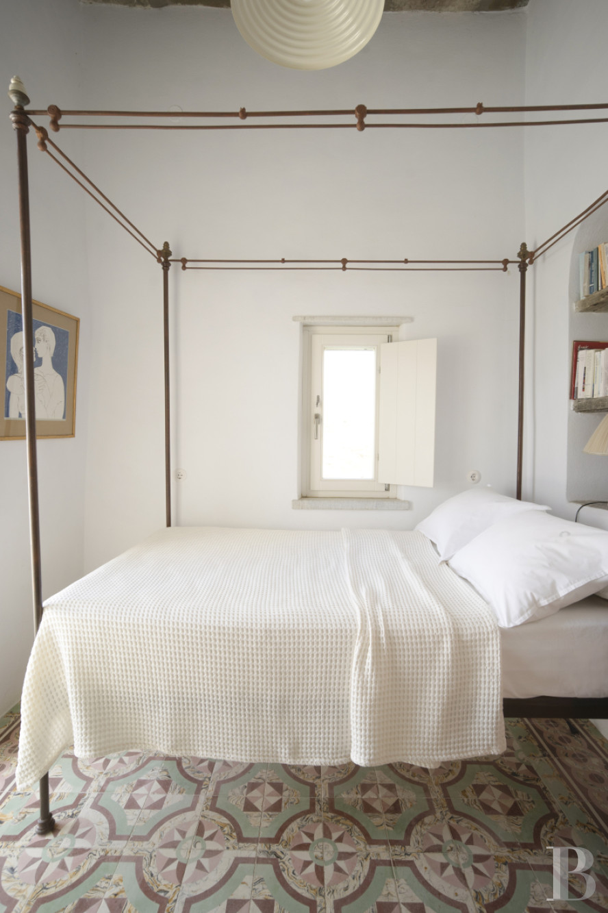 À Tinos, dans les Cyclades, une maison du 17e siècle tout de blanc vêtue - photo  n°13